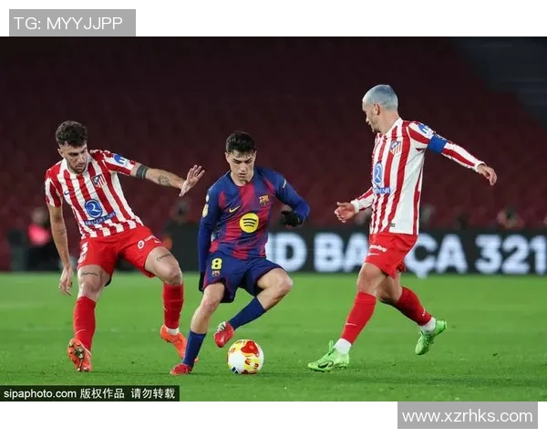 德容对决巴萨与巴黎的精彩较量引发球迷热议